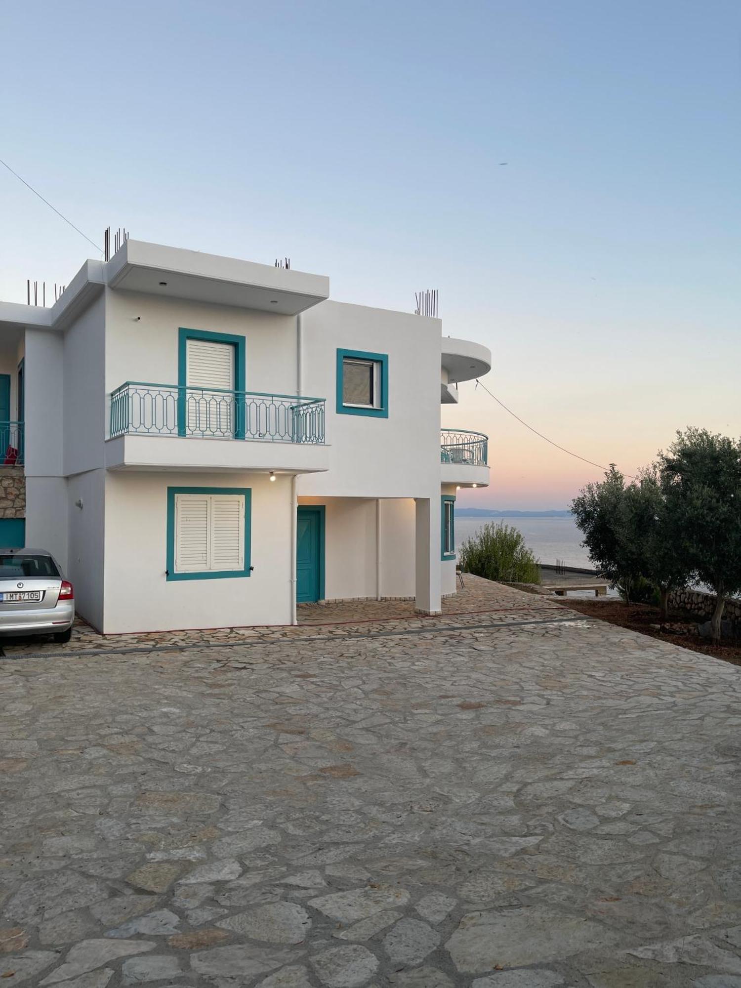 Endless Blue Apartments Dhërmi Buitenkant foto